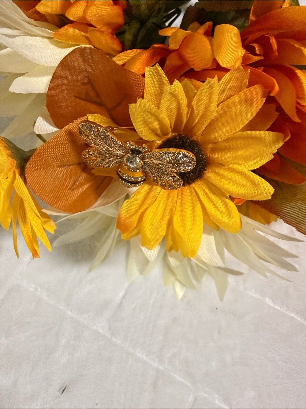 Gold Bee Brooch Pin - Elegant Women's Accessory